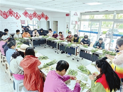 粽香传情贺端午 童心飞扬庆“六一 ”